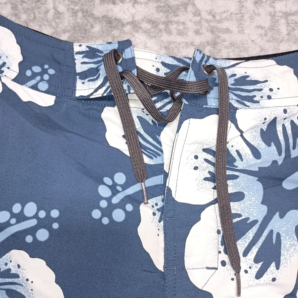 Patagonia Blue Floral Men's board shorts Size 32